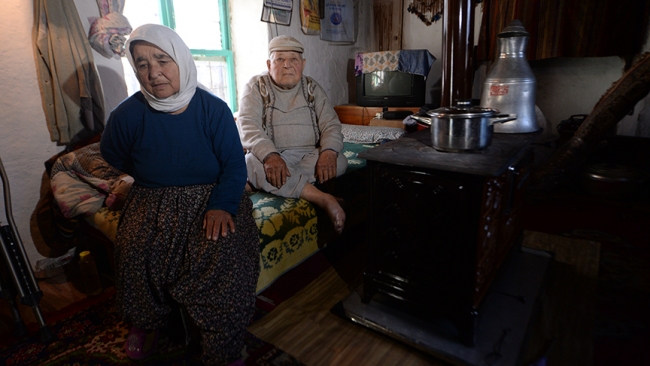 Evi yanan Sebahat teyzenin gözyaşını devlet dindirdi