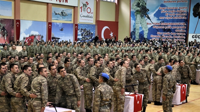 Asteğmenler yemin ederek mavi bere taktı