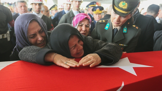 Afrin şehitleri memleketlerinde toprağa verildi