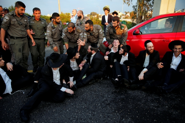 Haredi Yahudileri ile polis arasında arbede