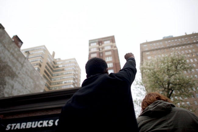 Starbucks'taki ırkçı tavra karşı protestolar sürüyor