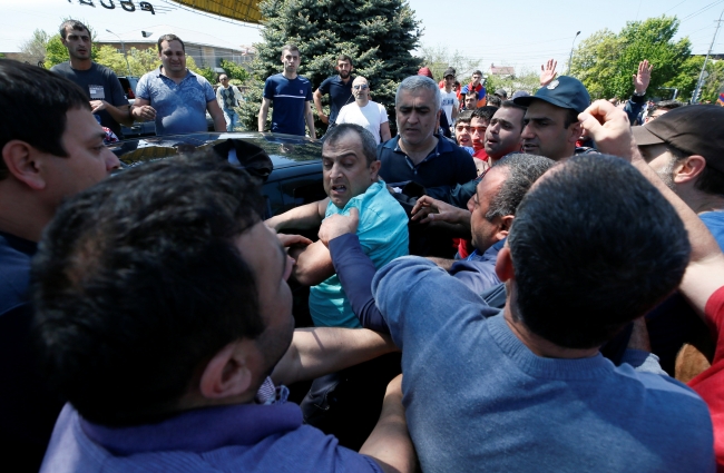 Ermenistan'da protestolar dinmiyor