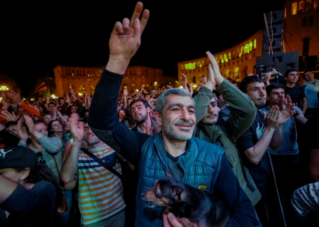 Ermenistan'da protestolar dinmiyor