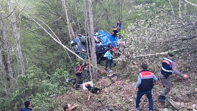 Karabük'te cezaevi nakil aracı devrildi: 2 şehit, 15 yaralı