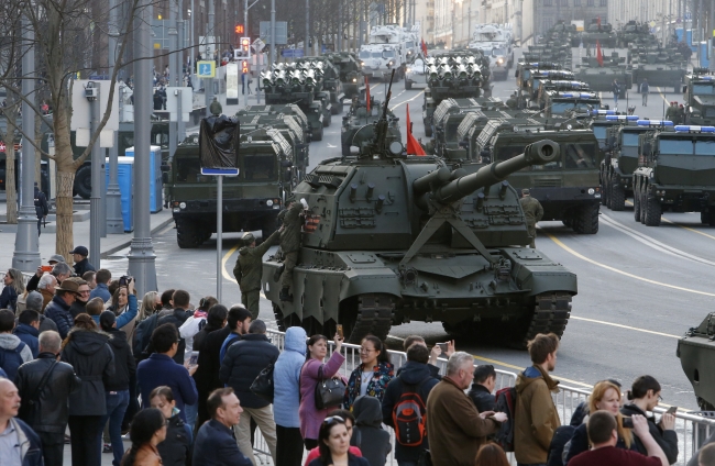 Rusya, Kızıl Meydan'da güç gösterisi yapacak