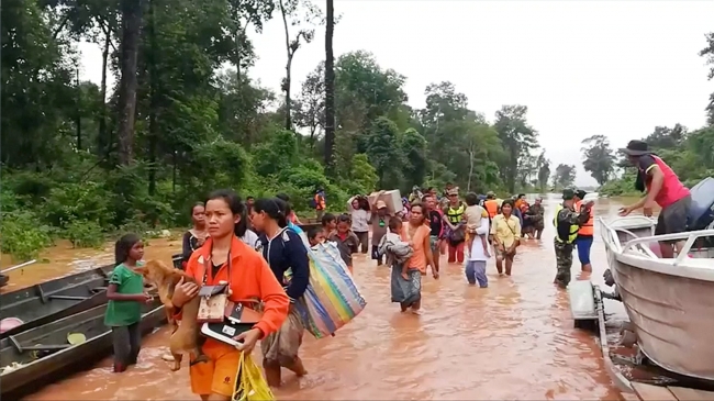 Laos'ta çöken barajda 24 kişi hayatını kaybetti