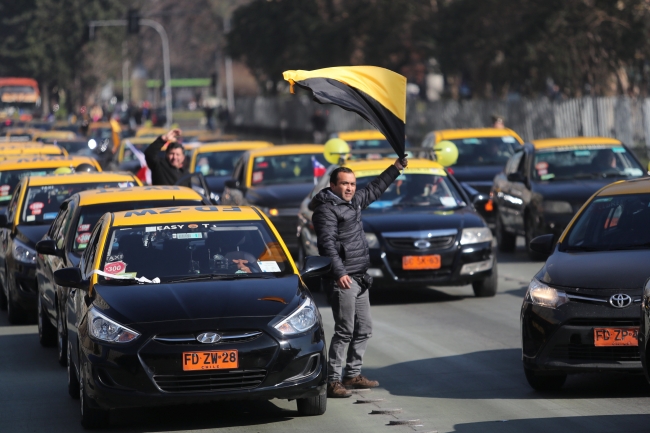 İspanya'daki Uber protestosu ulaşımı felç etti