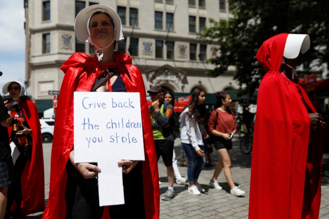 ABD'de kadınlar Trump yönetimini protesto etti