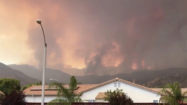 California'daki yangın bölgesinde olağanüstü hal ilan edildi