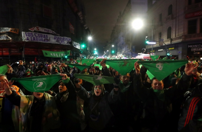 Arjantin'de kürtaj yasasının reddedilmesine karşı protesto