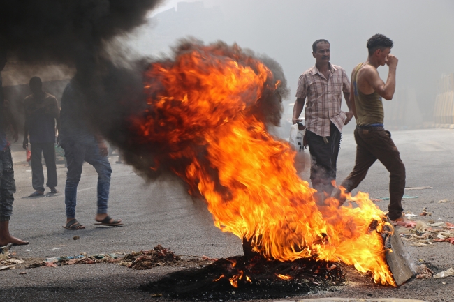 Yemen'de hayat pahalılığı protestoları trafiği felç etti