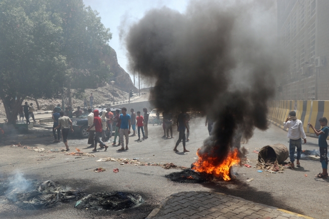 Yemen'de hayat pahalılığı protestoları trafiği felç etti