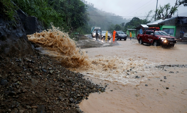 Filipinler'deki Mangkhut tayfununda ölü sayısı 64'e çıktı