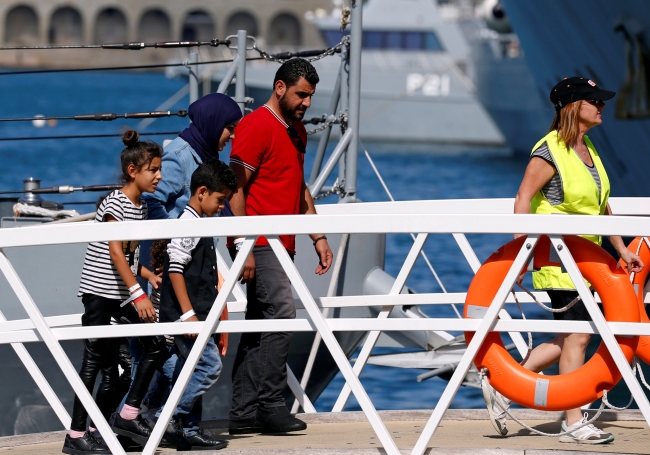 Kurtarma gemisi Aquarius'taki 58 göçmen Malta'ya indi