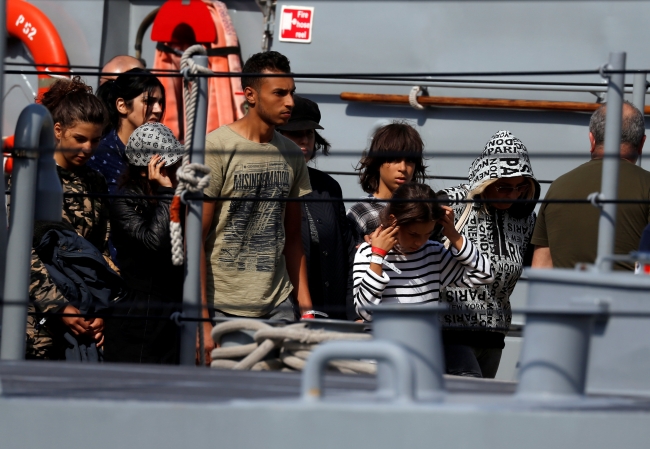 Kurtarma gemisi Aquarius'taki 58 göçmen Malta'ya indi