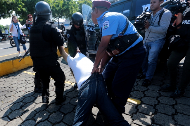 Nikaragua'daki protestolarda "ağır silah" kullanıldığı iddiası