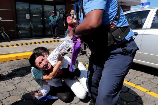 Nikaragua'daki protestolarda "ağır silah" kullanıldığı iddiası