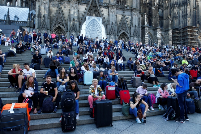 Almanya Köln'deki rehine krizi sona erdi