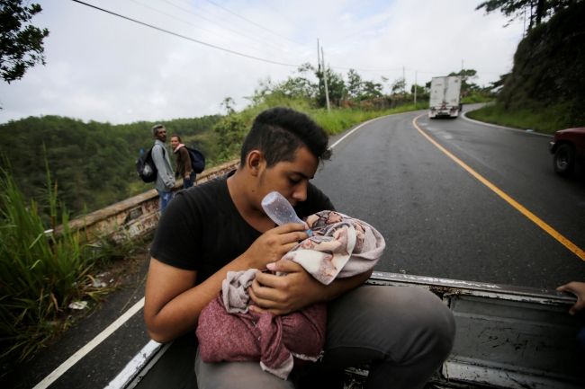 Honduras'tan ABD'ye göçmen akını sürüyor