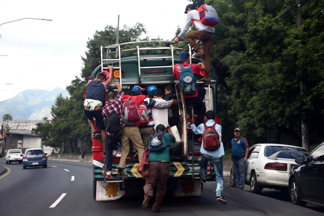 Honduras'tan ABD'ye göçmen akını sürüyor