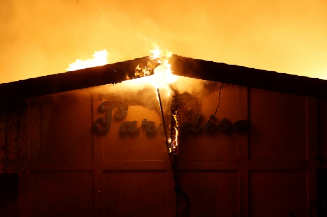 California'da orman yangını: 27 bin kişi tahliye edildi