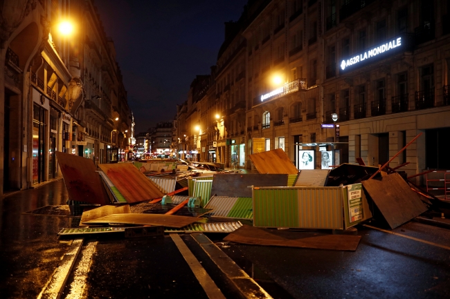 Paris'teki gösterilerin faturası 3 ila 4 milyon euro