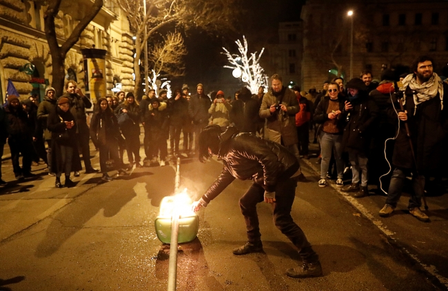 Macaristan'da fazla mesai protestosu