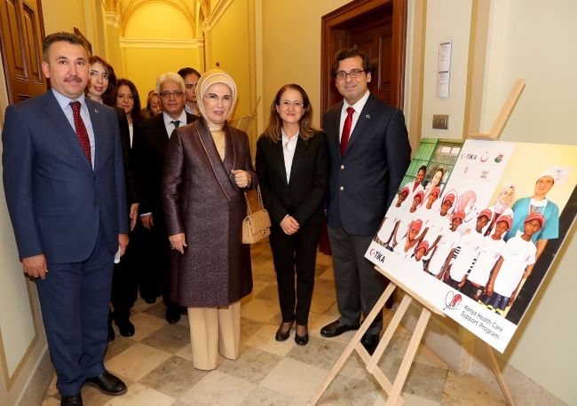 Emine Erdoğan Macaristan Cumhurbaşkanının eşi Herczegh ile görüştü