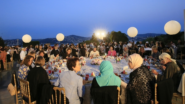 Emine Erdoğan kadınlar onuruna iftar verdi