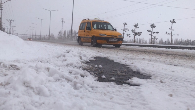 Doğu Anadolu kara kışa teslim oldu