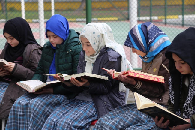 Öğrencilerden Mehmetçiğe anlamlı destek