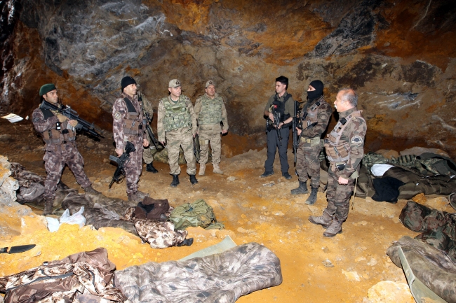 Terör örgütü PKK'nın barınak ve sığınaklarına ağır darbe