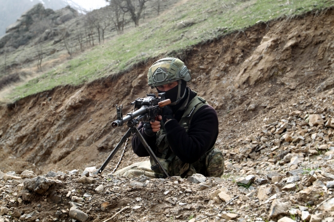 Terör örgütü PKK'nın barınak ve sığınaklarına ağır darbe