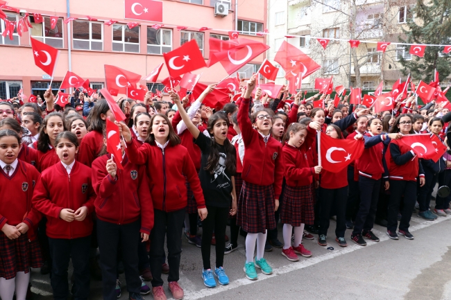 Ortaokul öğrencilerinden "Şehitler yoklaması"