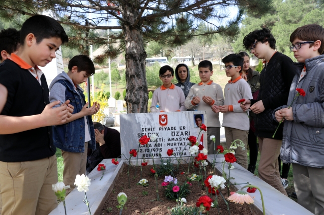 Şehitlikte "Değerler Eğitimi" dersi