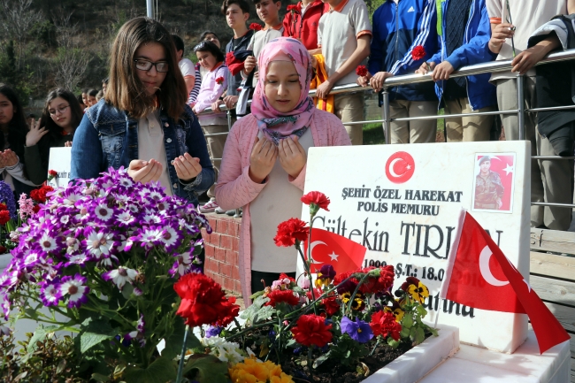 Şehitlikte "Değerler Eğitimi" dersi