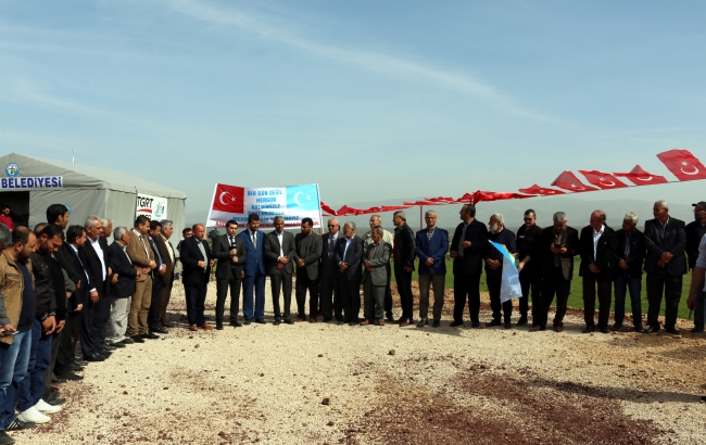 Bayırbucak Türkmenleri ve Ankaralı muhtarlar Mehmetçiğe 300 koyun bağışladı