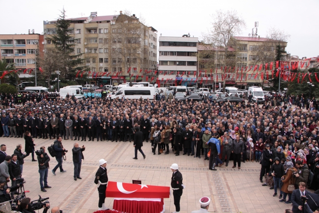 Şehit polis Yunus Çavdar son yolculuğuna uğurlandı