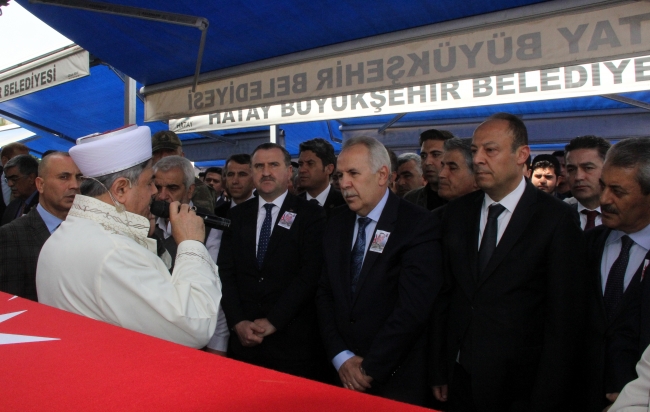 Afrin şehitlerini on binler uğurladı