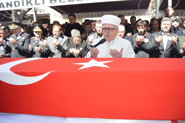 Şehit Jandarma Uzman Çavuş Çetin'i on binler son yolculuğuna uğurladı