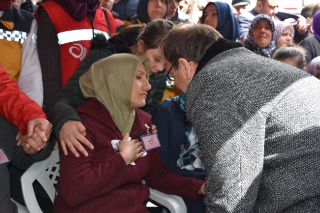 Şehit Jandarma Uzman Çavuş Çetin'i on binler son yolculuğuna uğurladı