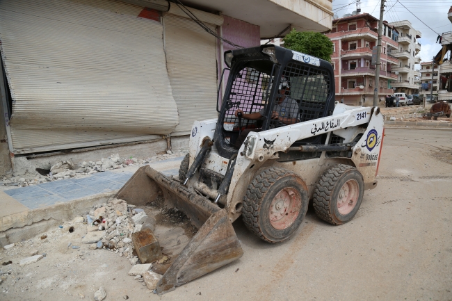 Afrin'e dönen Beyaz Baretliler, çalışmaya başladı