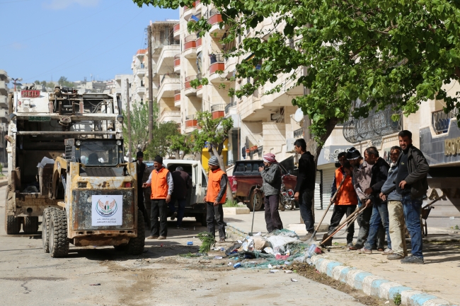 Afrin'e dönen Beyaz Baretliler, çalışmaya başladı