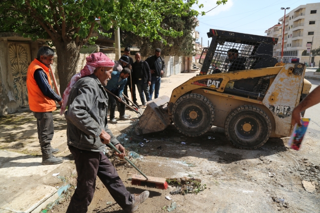 Afrin'e dönen Beyaz Baretliler, çalışmaya başladı