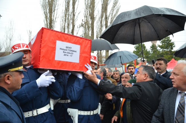 Şehit er Hidayet Tokmak son yolculuğuna memleketinde uğurlandı