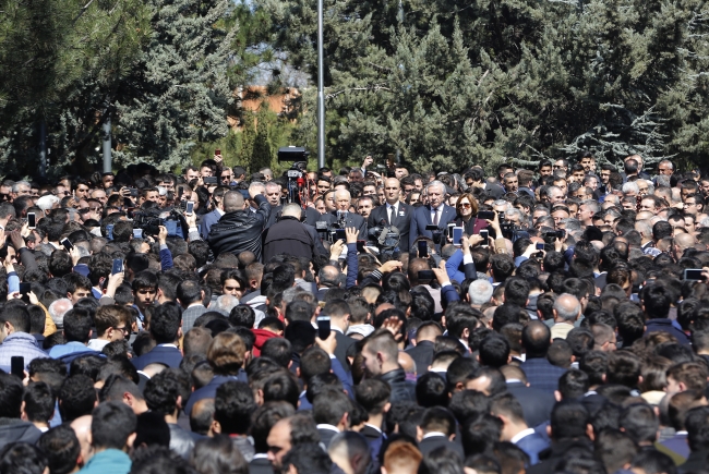 MHP'nin Kurucu Genel Başkanı Türkeş, vefatının 21. yılında mezarı başında anıldı