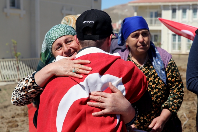 Ahıska Türkü gençlerin askerlik heyecanı