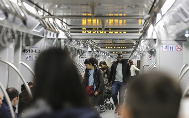 Türkiye'nin ilk sürücüsüz metrosu 7/24 izleniyor