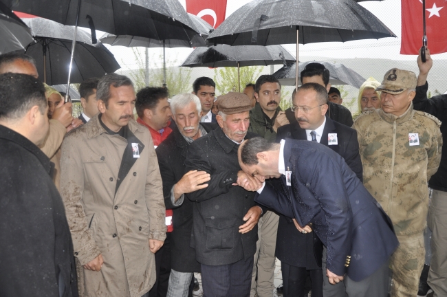 Şehit güvenlik korucusu Mehmet Sevgin'in cenazesi toprağa verildi