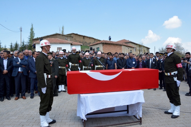 Şehit Uzman Çavuş Semih Şahin son yolculuğuna uğurlandı